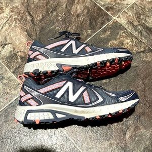 New balance size 8 D 410 all terrain excellent condition